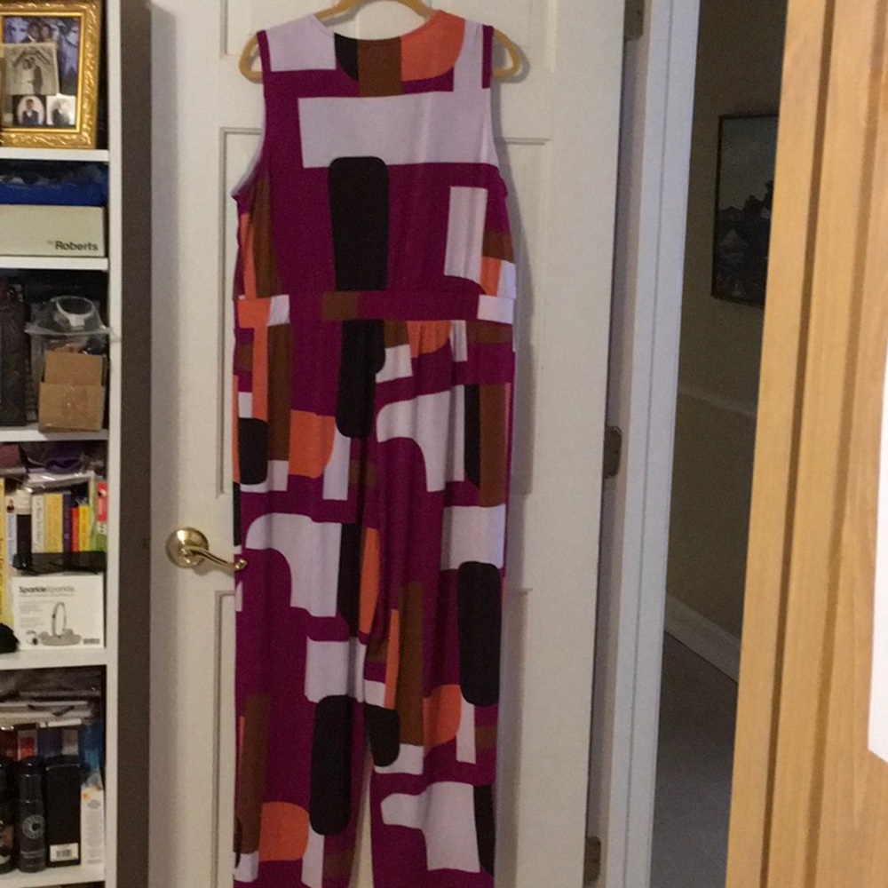 EUC,IMAN,1XP,Jumpsuit,V neck,gathered waist,Princess seams detailing.Geometrical - Picture 1 of 9